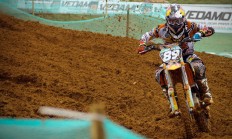 米兰体育-纽约风暴席卷羊城，杜兰特无解单打，尼克斯攻防碾压广东队