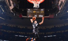 ac米兰-当波斯铁骑遇上蓝黑军团，加克波的生涯之夜如何照亮一场跨越文化的足球对话