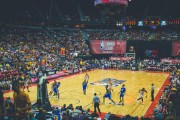 ac米兰下载-孤星耀世，哈登以一己之力，将深圳队与爵士的隔空对决撕裂成个人秀场