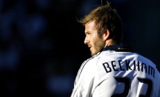 米兰体育app-莱万独扛波兰战旗，智利完胜西班牙背后的足球哲学启示