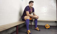 米兰体育官方网站-乔治爆发引领新疆队连续得分狂潮，全面压制黄蜂显统治力