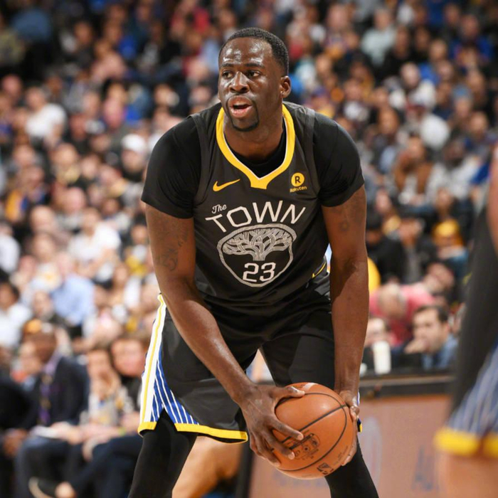 关于关键时刻球员冷静发挥带队胜利的信息 关于关键时刻球员冷静发挥带队胜利的信息