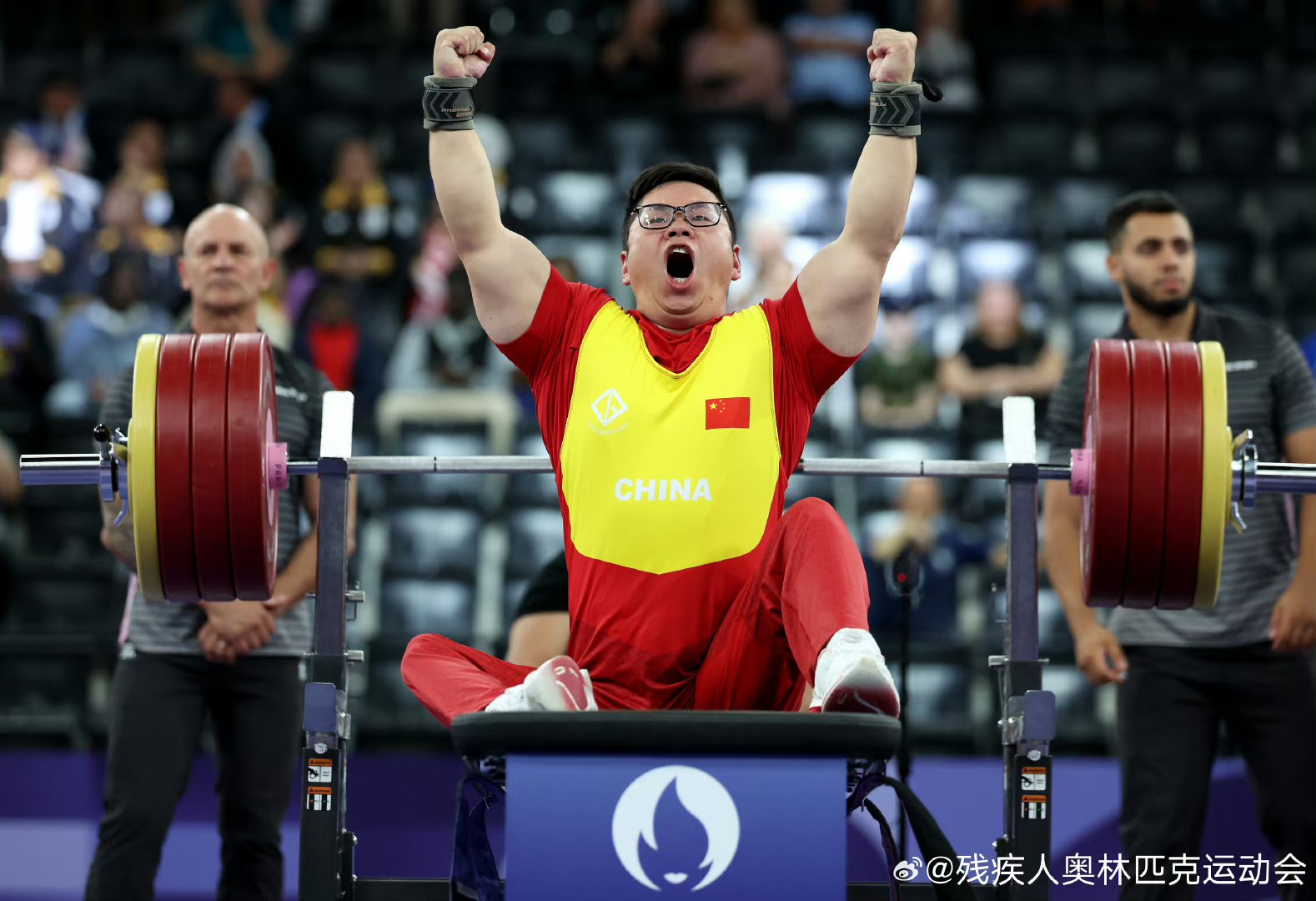 关于举重比赛激情澎湃,中国选手夺魁的信息 关于举重比赛激情澎湃,中国选手夺魁的信息