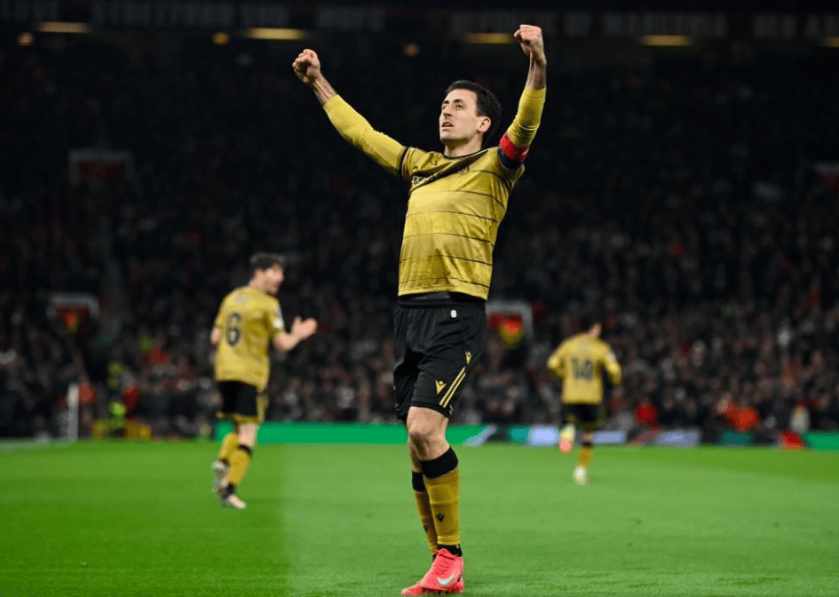 包含尤文碾压曼联,奥亚尔萨瓦尔点燃赛场的词条 包含尤文碾压曼联,奥亚尔萨瓦尔点燃赛场的词条